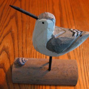 Cute Shore Bird SANDPIPER Wood Carving on Driftwood type wooden stand w/Shell